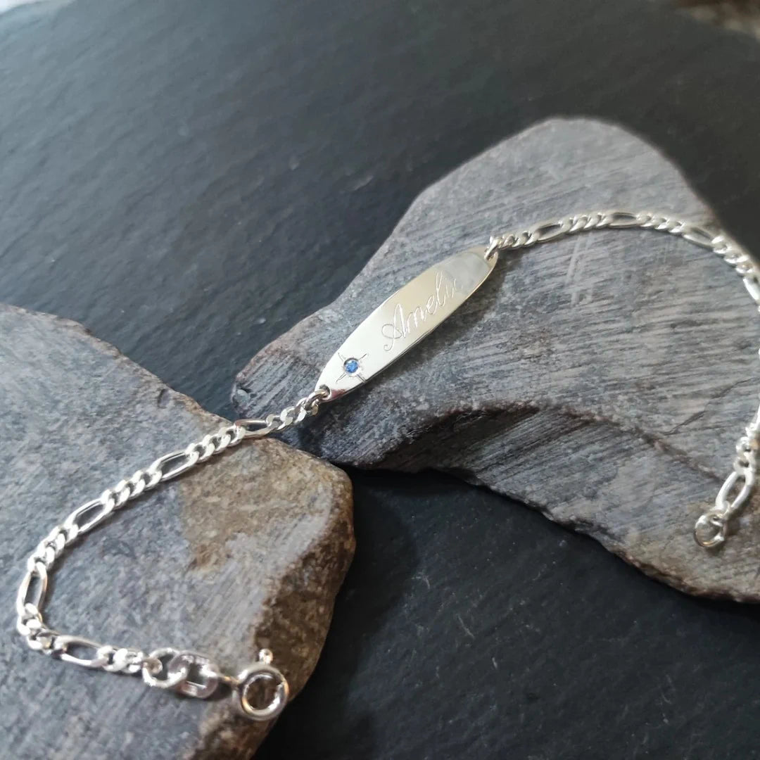 Personalisiertes Kinder ID-Armband aus 925er Silber und einem Zirkonia (GA44)