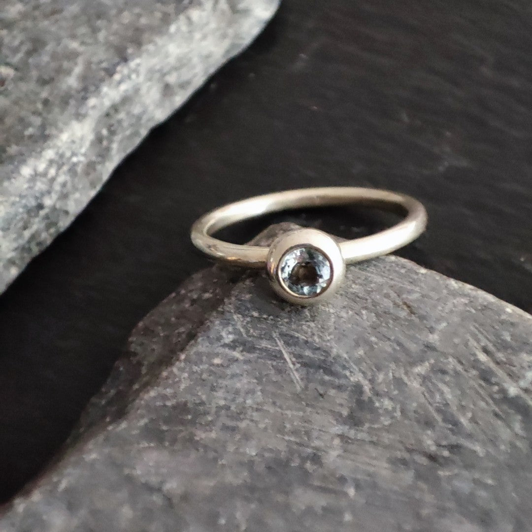 Silberring aus 925er Silber mit einem Edelstein Ihrer Wahl (SR2/E)