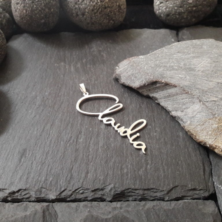 Personalisierter Namensanhänger mit Wunschname aus 925er Silber (NK111)