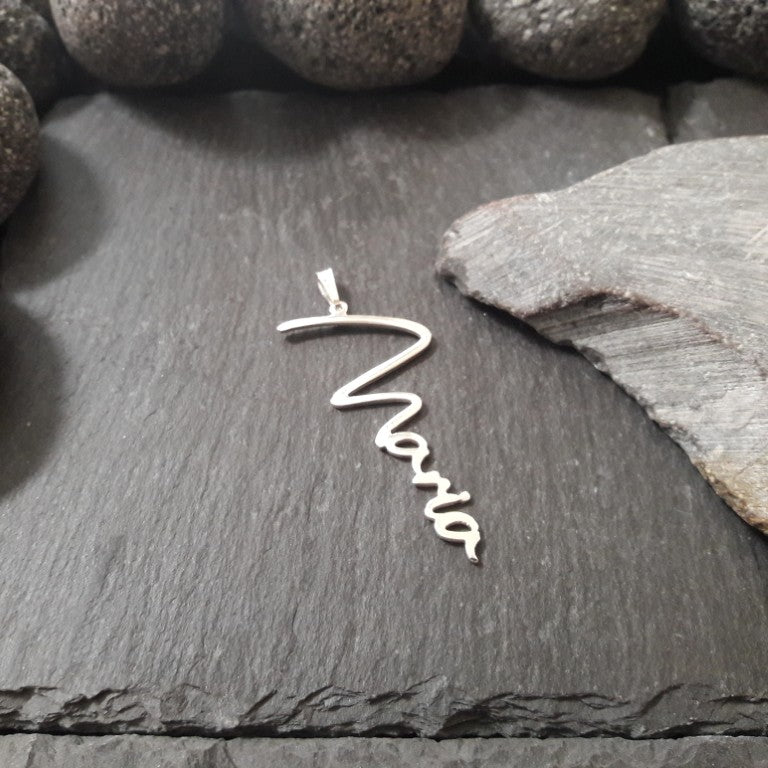 Personalisierter Namensanhänger mit Wunschname aus 925er Silber (NK111)