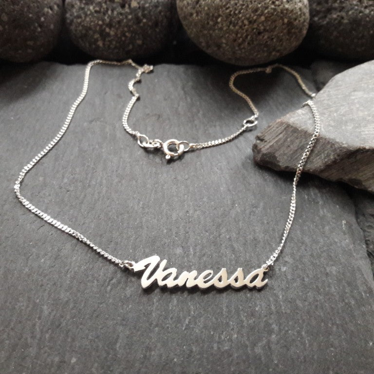 Personalisierte Kinder-Namenskette mit Wunschname aus 925er Silber (NK30/S)