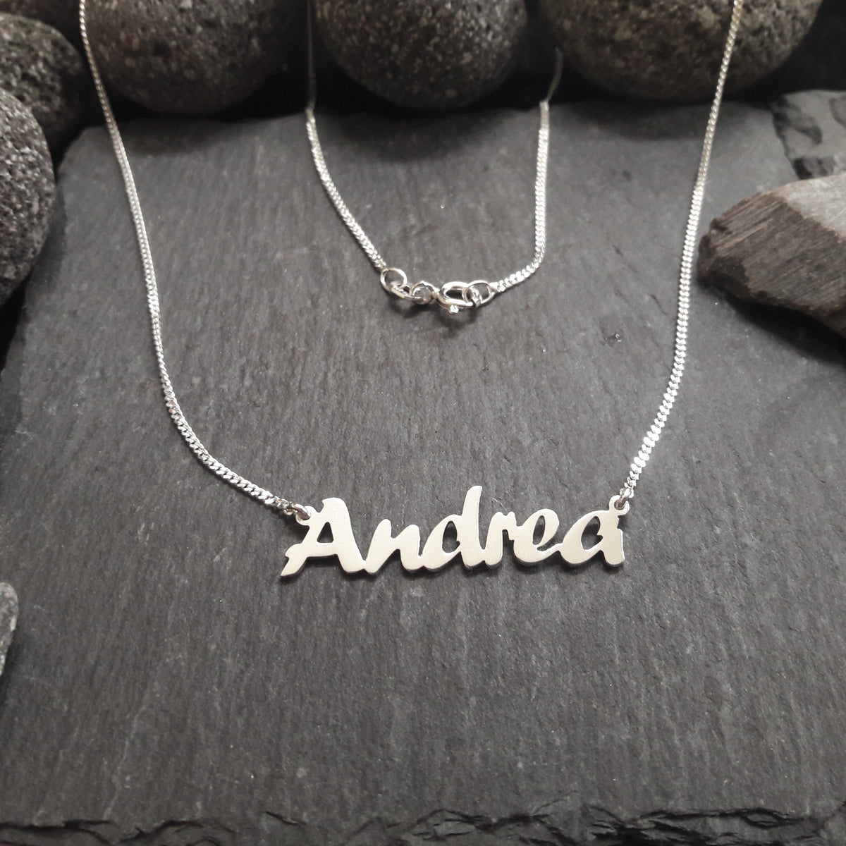 Personalisierte Namenskette mit Wunschname aus 925er Silber (NK04)
