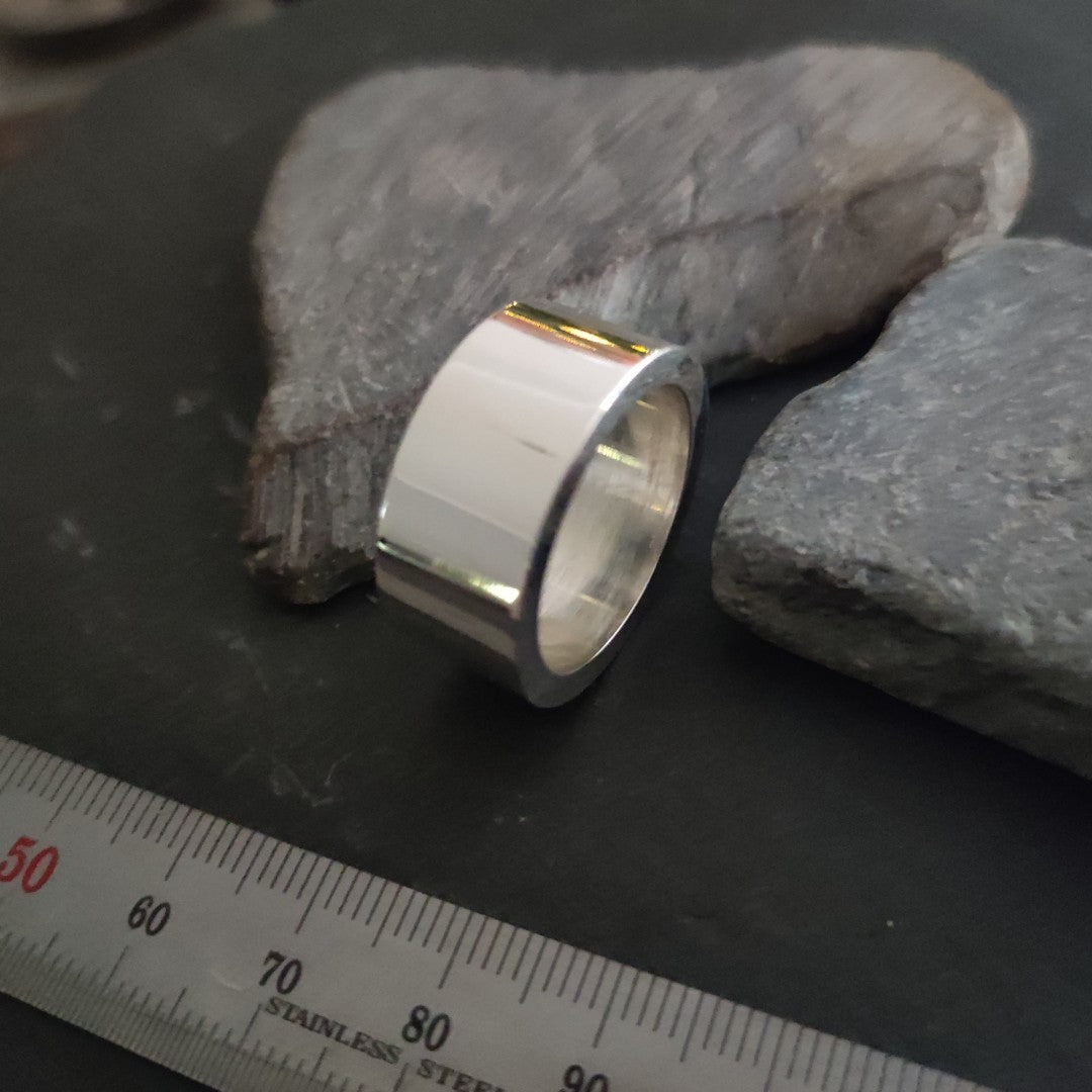 Massiver Silberring aus 925er Silber, 10 mm Breit - 2,5 mm Stark (SR10/2,5)