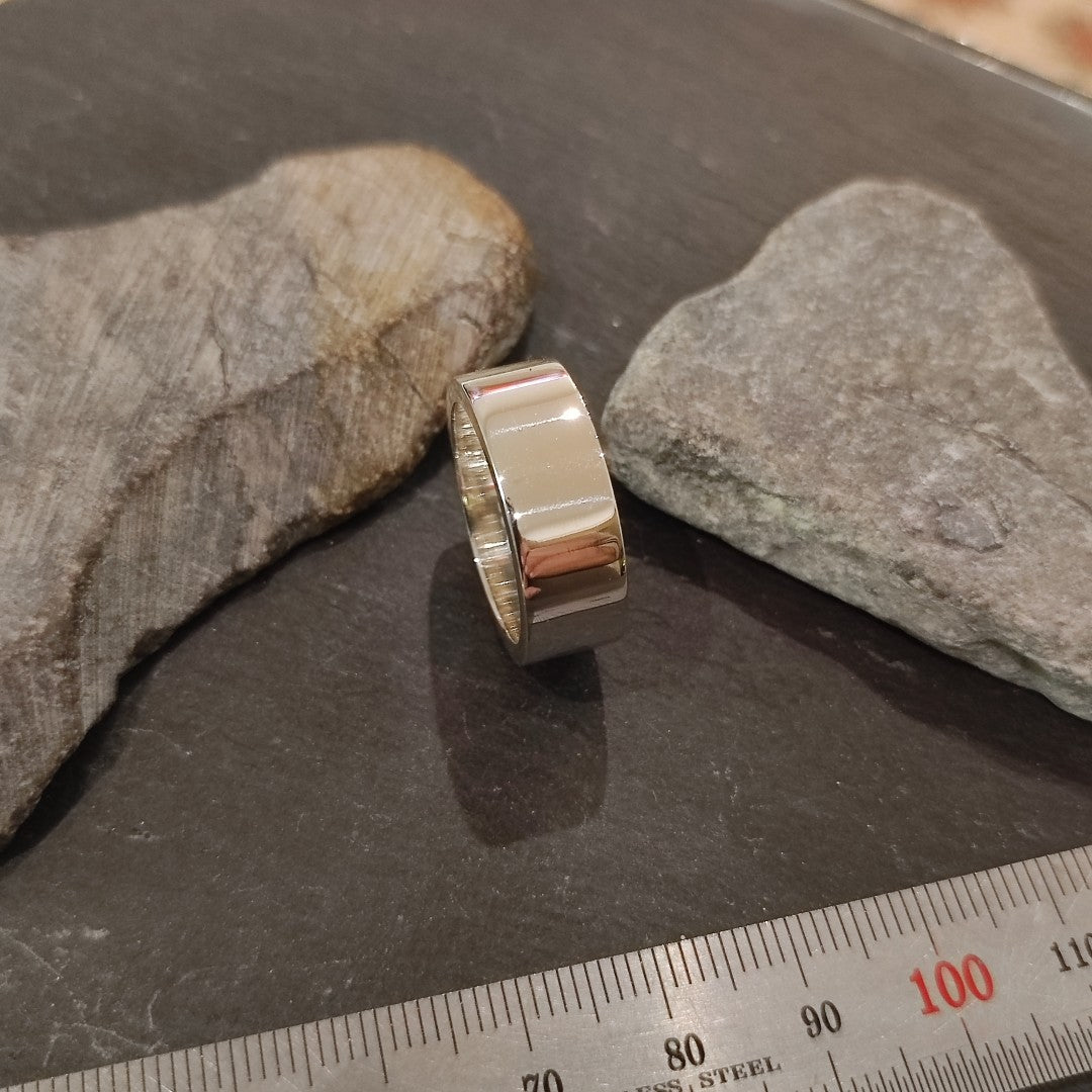 Massiver Silberring aus 925er Silber, 8 mm Breit - 2,0 mm Stark (SR8/2,0)