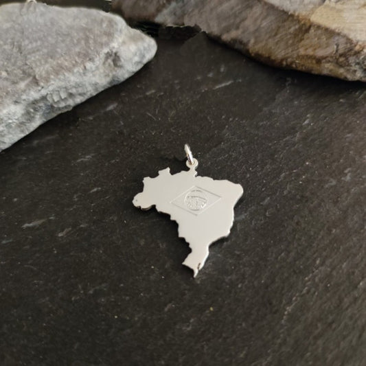 BRASILIEN Landkarten-Anhänger mit Wappen Gravur aus 925er Silber
