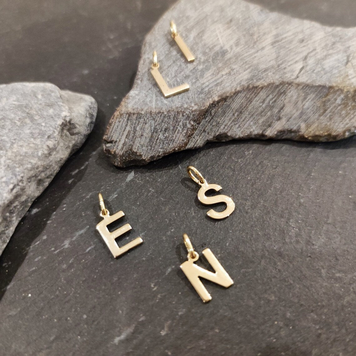 Buchstaben-Anhänger aus 333er Gelbgold (NK88/8GG)