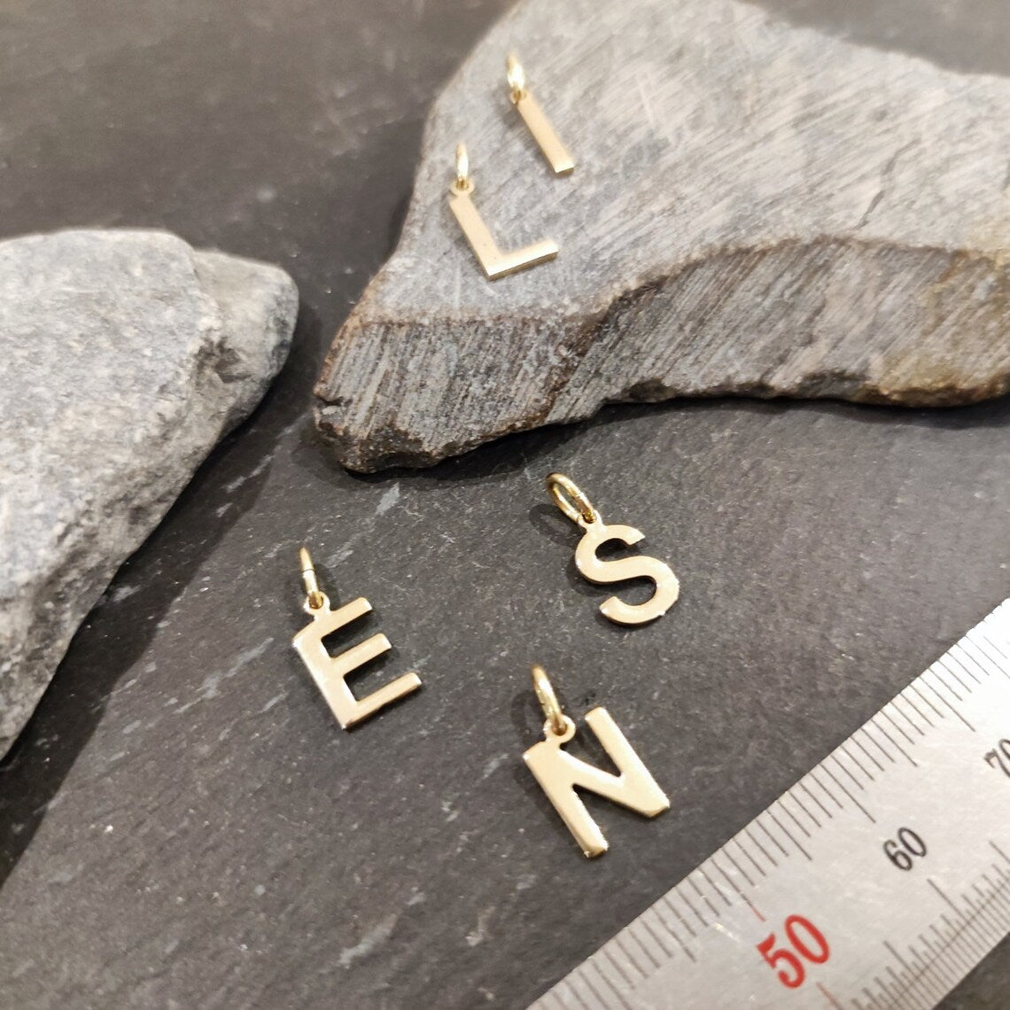 Buchstaben-Anhänger aus 333er Gelbgold (NK88/8GG)