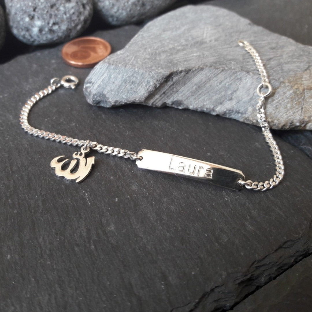 Personalisiertes Kinder-ID-Armband mit einem Allah-Anhänger aus 925er Silber (GA40)