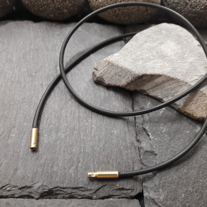 2 mm Kautschukkette mit Gelbgold Bajonettverschluss