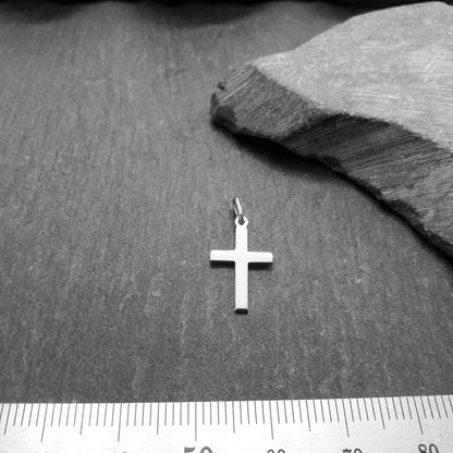 Kreuzanhänger aus 925er Silber