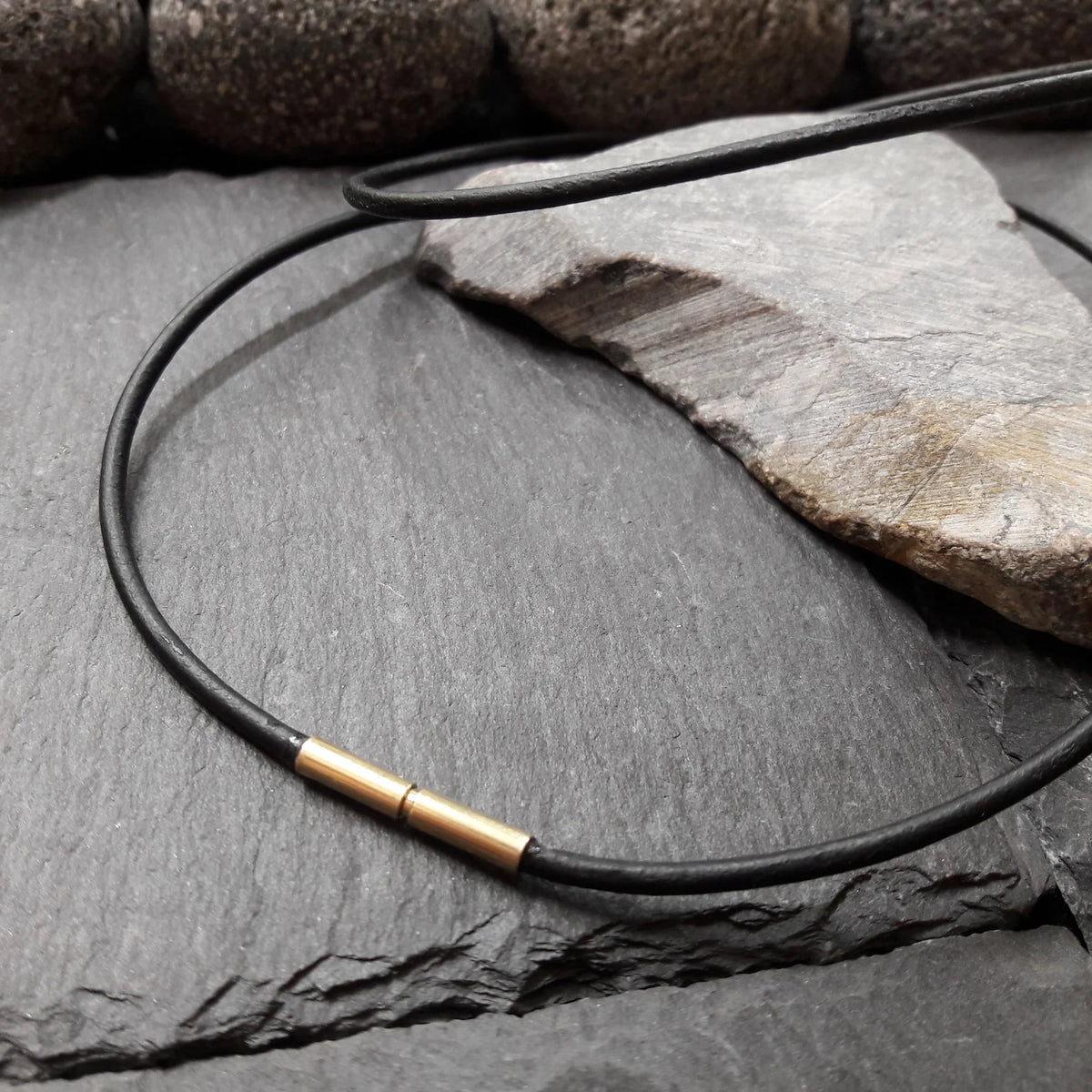 2 mm Lederkette mit Gelbgold Bajonettverschluss