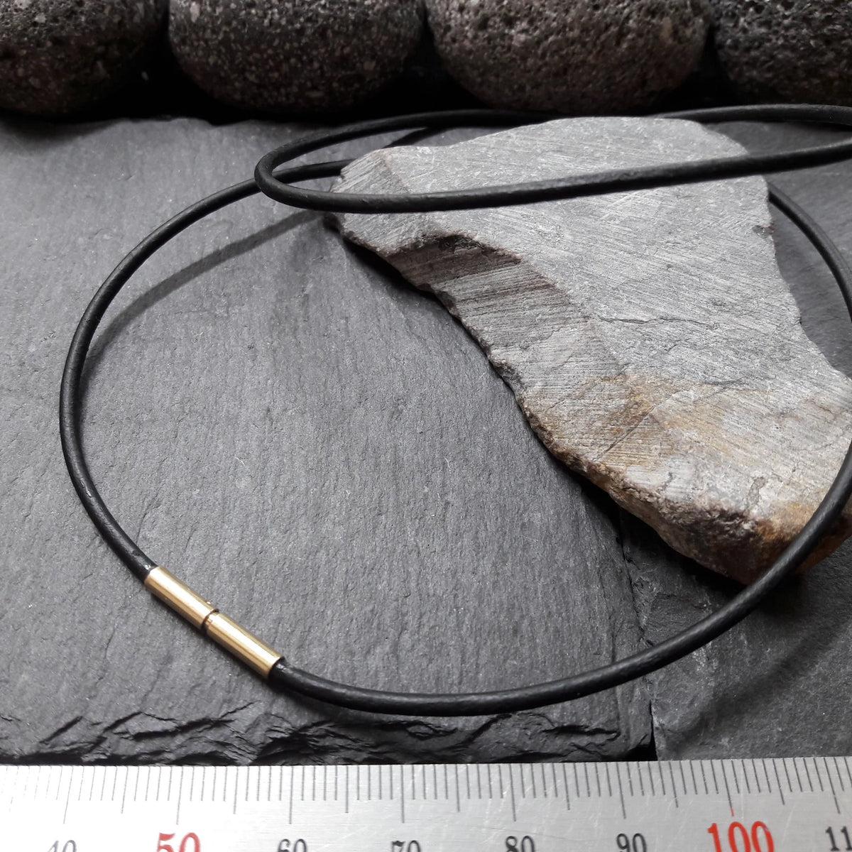 2 mm Lederkette mit Gelbgold Bajonettverschluss