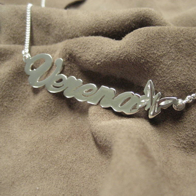 Personalisierte Namenskette mit Wunschname & Schmetterling aus 925er Silber (NK47)