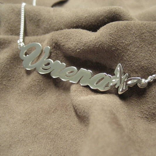 Personalisierte Namenskette mit Wunschname & Schmetterling aus 925er Silber (NK47)