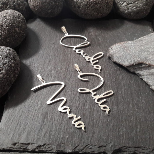 Personalisierter Namensanhänger mit Wunschname aus 925er Silber (NK111)
