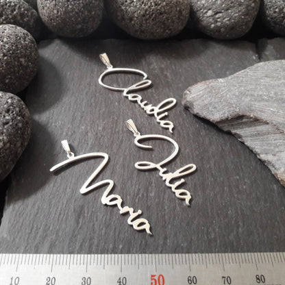 Personalisierter Namensanhänger mit Wunschname aus 925er Silber (NK111)