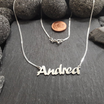 Personalisierte Namenskette mit Wunschname aus 925er Silber (NK04)
