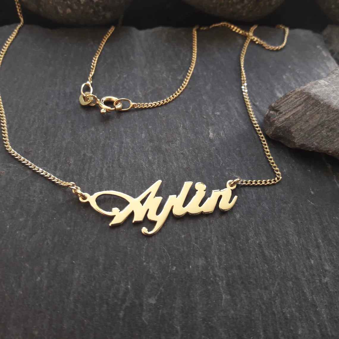 Personalisierte Namenskette mit Wunschname aus 333er Gelbgold (NK01/8GG)