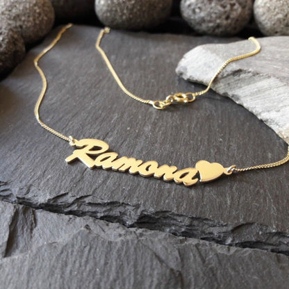 Personalisierte Namenskette mit Wunschname & Herz aus 333er Gelbgold (NK29/8GG)