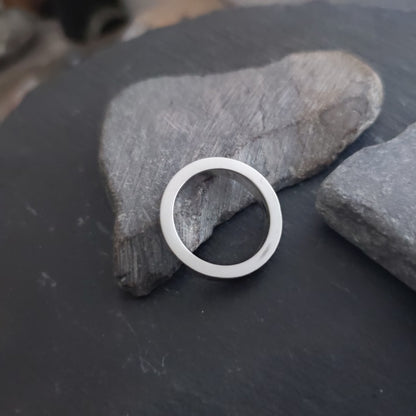 Massiver Silberring aus 925er Silber, 3,3 mm Breit - 2,5 mm Stark (SR3,3/2,5)