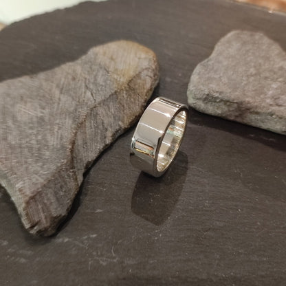 Massiver Silberring aus 925er Silber, 8 mm Breit - 2,0 mm Stark (SR8/2,0)