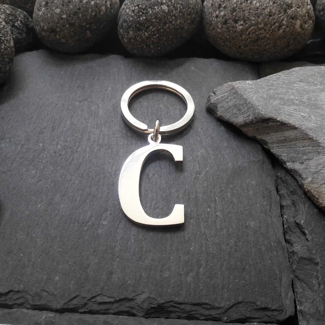 Schlüsselanhänger mit einem Großbuchstaben aus 925er Silber (SA01)