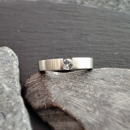 Massiver Silberring aus 925er Silber mit einem Weiß Topas (SR4/WT)