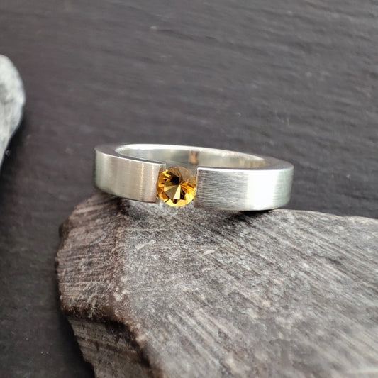 Massiver Silberring aus 925er Silber mit einem Citrin (SR4/CI)