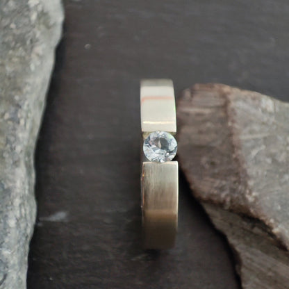 Massiver Silberring aus 925er Silber mit einem Sky Blue Topas (SR4/SKBT)