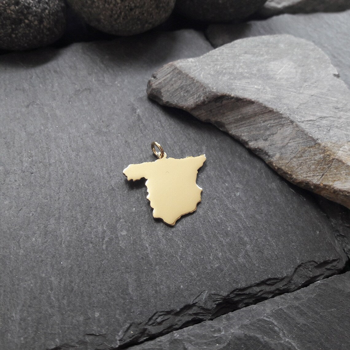 SPANIEN Landkarten-Anhänger aus 333er Gelbgold
