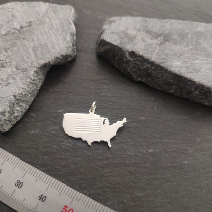USA Landkarten-Anhänger mit Wappen Gravur aus 925er Silber